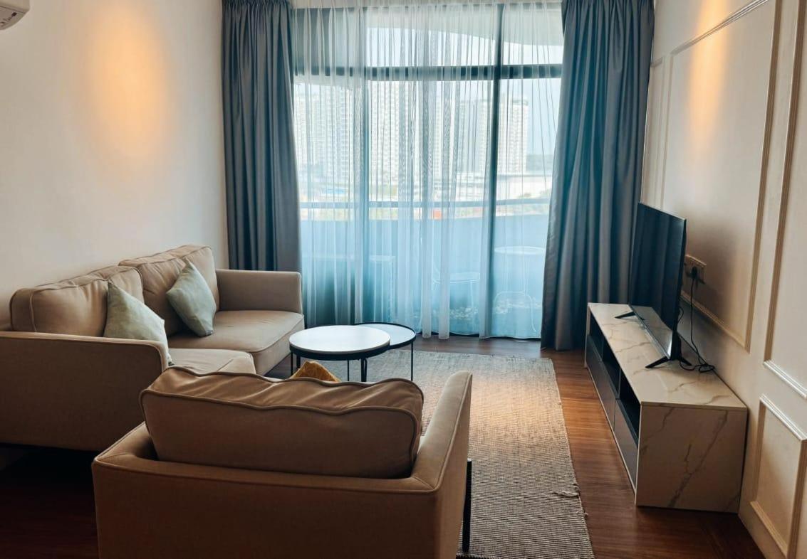 Century Bay Private Residences Sungai Dua Bukit Exterior photo